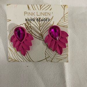 SOLD*** 🦩PINK FEATHERED DROP Earrings💕